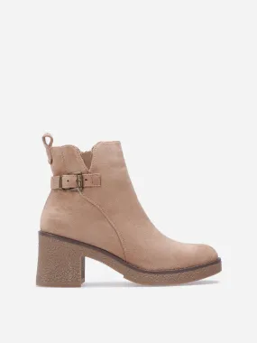 Bottines en suédine à bride et boucle métallique- Taupe